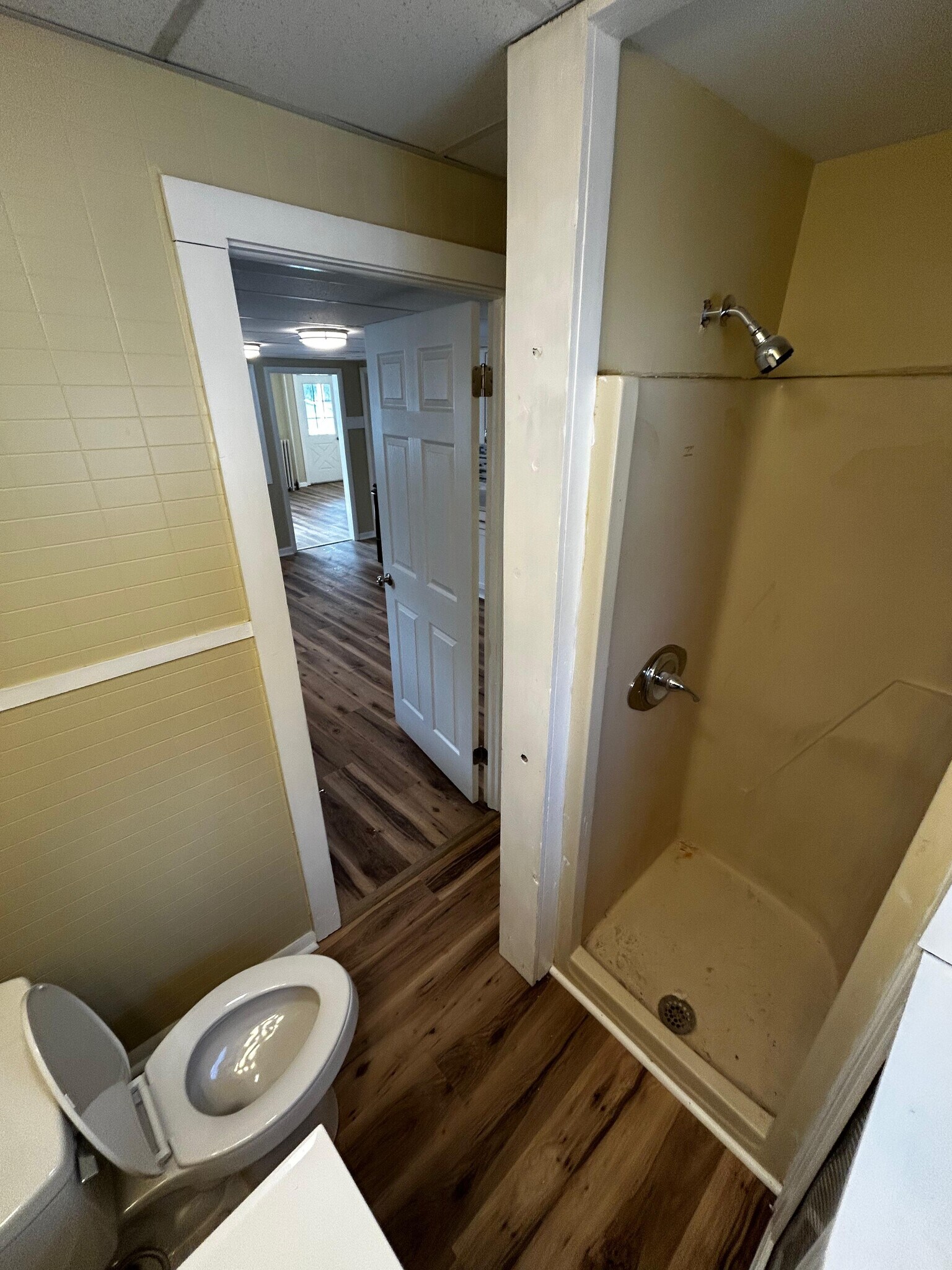 Building Photo - 158 Fallbrook St