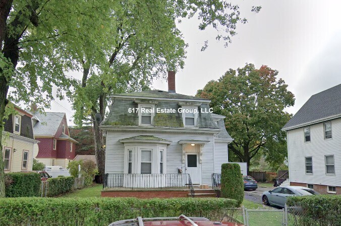 Building Photo - 27 Athol St