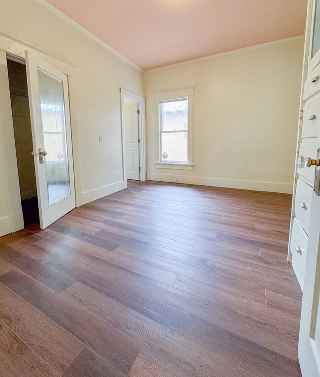 Building Photo - 2 BED/ 2 BATH SINGLE FAMILY HOME