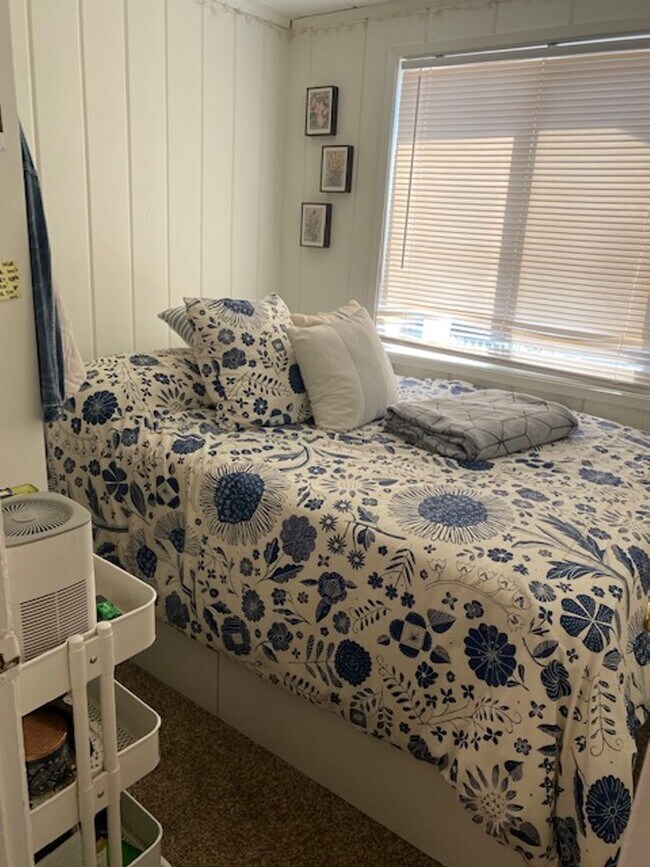 Building Photo - 1361 Stafford St