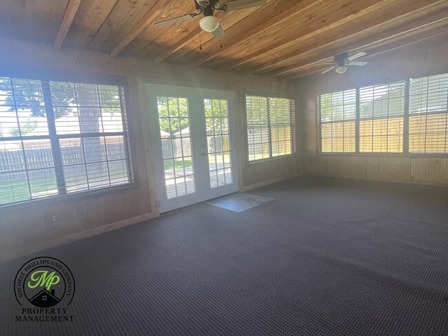 Building Photo - Great Cabot home!