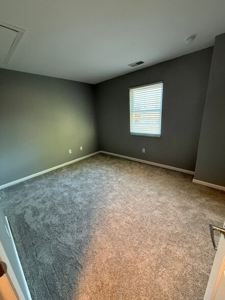 Building Photo - 1301 Lowland Ct