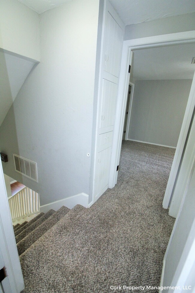 Building Photo - 609 Belle Air Ave