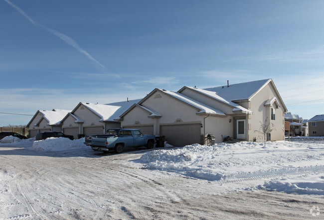 Primary Photo - Evergreen Point Townhomes