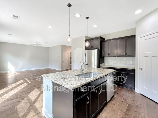 Building Photo - 206 Wathen Dr