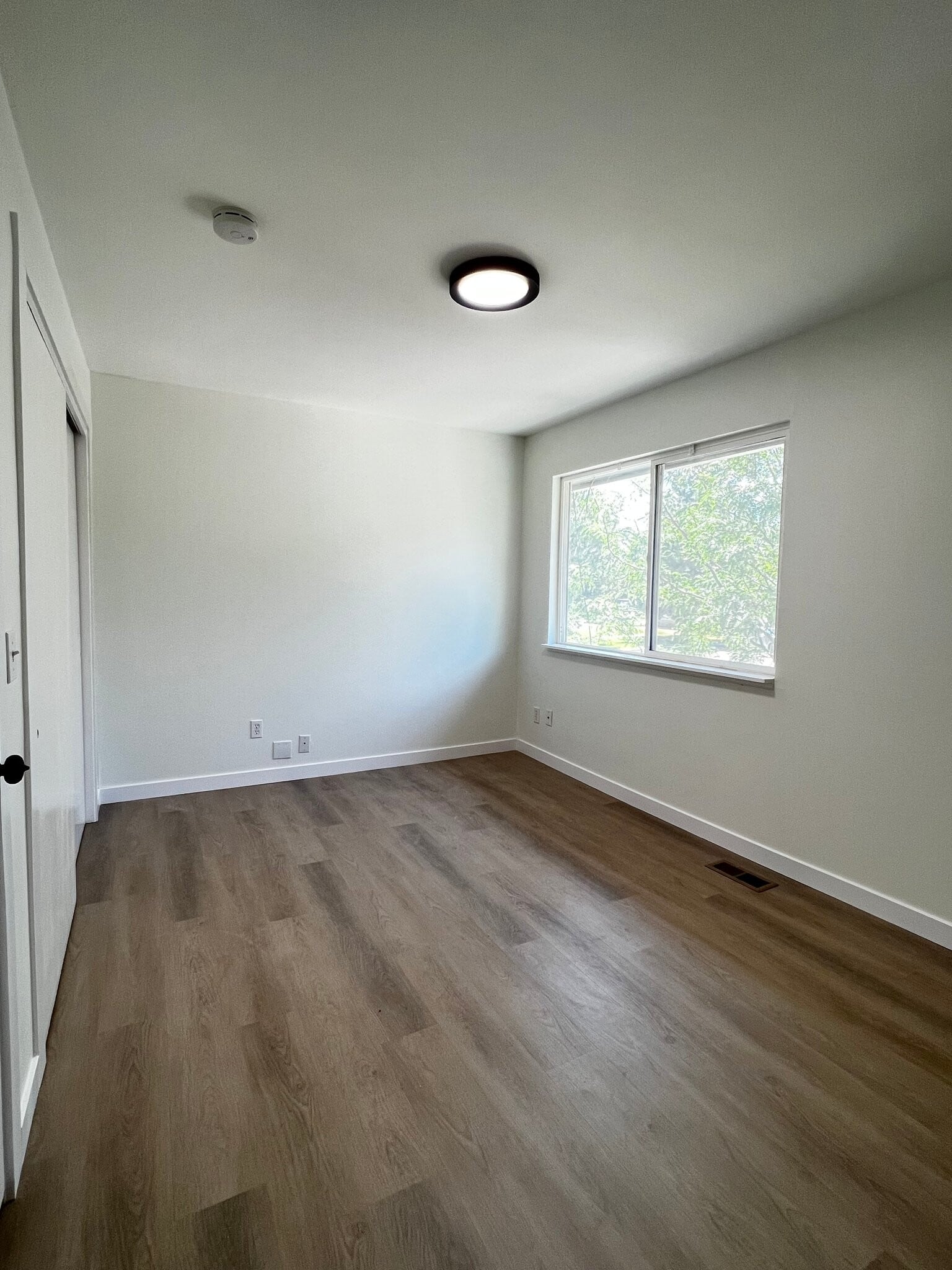 Building Photo - 1484 S 400 E