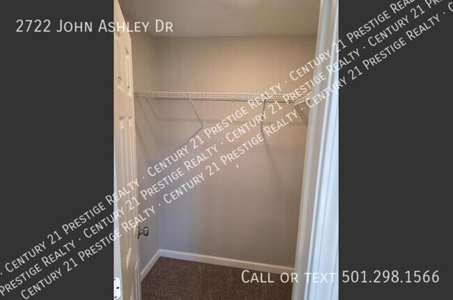 Building Photo - 2722 John Ashley Dr