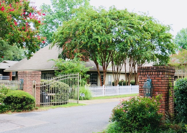 Primary Photo - River Bend Apartments