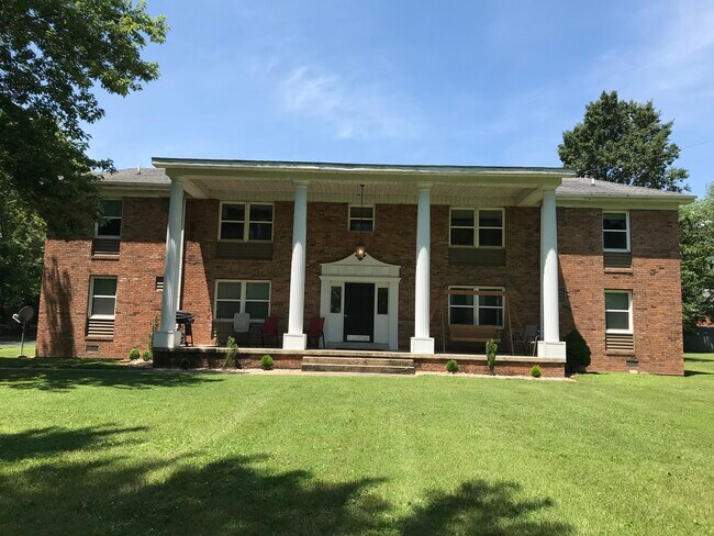 Primary Photo - 1014 Southgate Dr