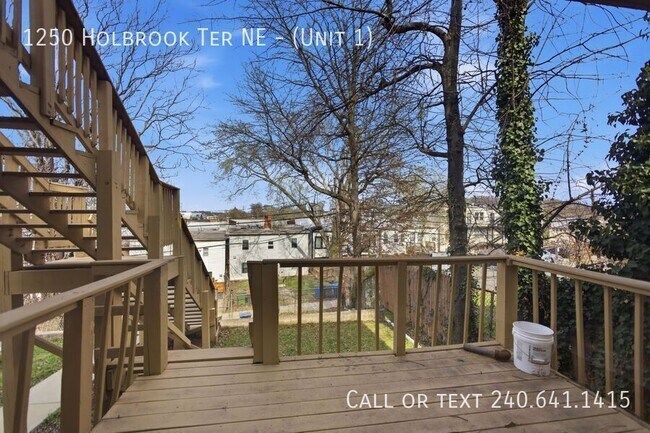 Building Photo - 1250 Holbrook Terrace NE