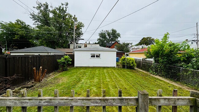 Building Photo - 5205 W Foster Ave