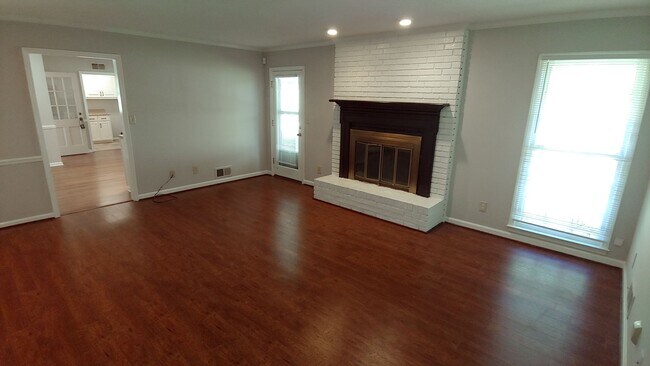 Building Photo - Nice 3 bedroom 2 bath Home in Northwood Lake