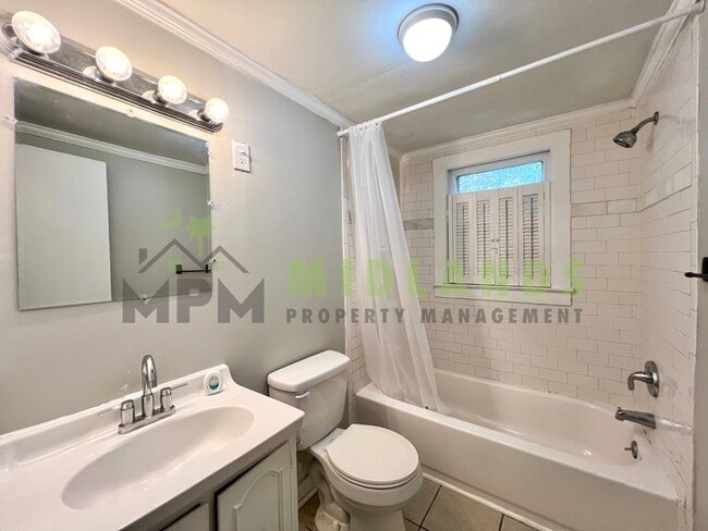 Building Photo - 135 Rivelon Rd