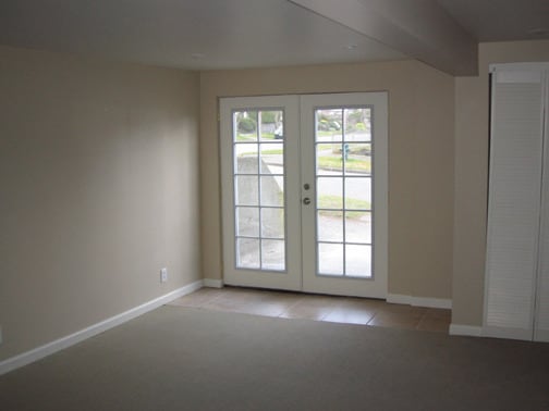 Building Photo - 2 Bedroom Duplex Apartment near Green Lake!