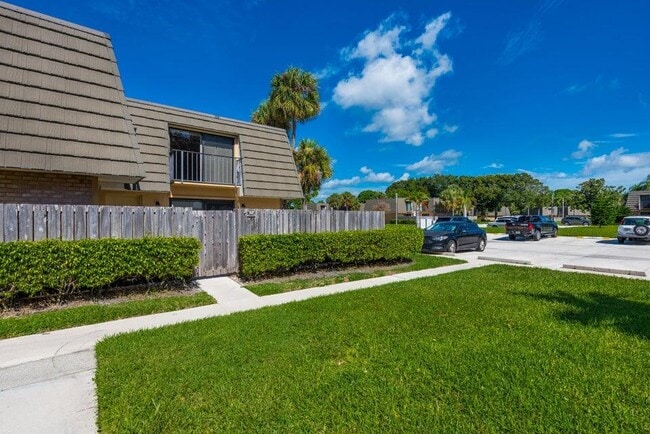Building Photo - 117 1st Way