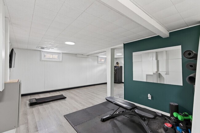 Building Photo - 3BR Cape Available 2/1