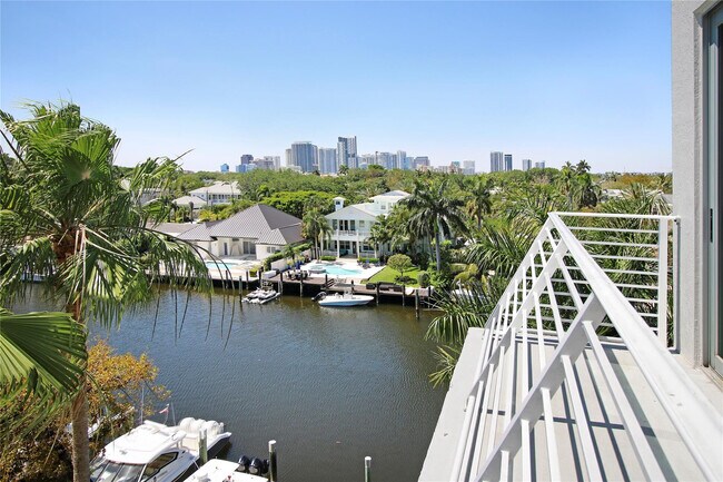 Building Photo - 301 Hendricks Isle