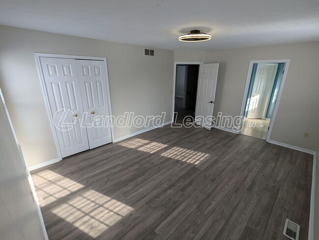 Building Photo - 35330 Oxford Ct