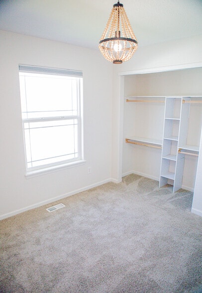 Building Photo - 338 Alder Ave
