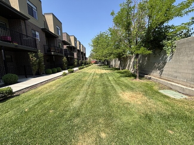 Building Photo - 3883 Komenda Ct