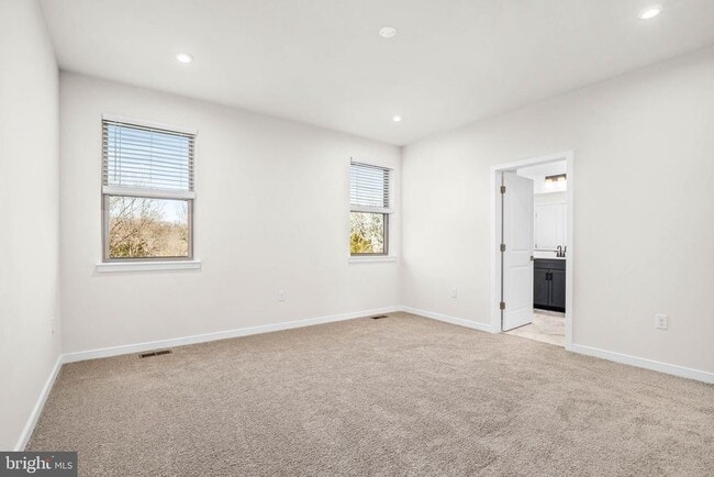 Building Photo - 6232 Folly Ln