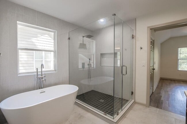 Building Photo - 70 Gardenia Dr NW