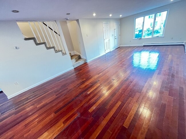 Building Photo - 86 Atwood St