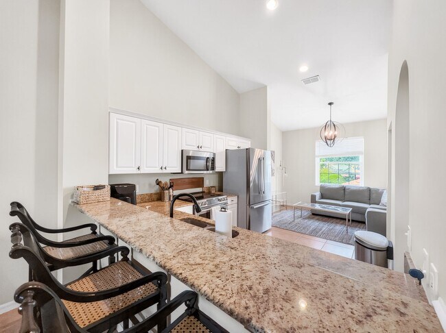 Building Photo - 2 Bed + Flex, 2 Bath Fully Furnished Annual Rental