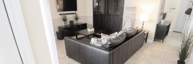 Building Photo - Beautiful  Furnished 1/1 condo x Rent  in Winter Park Next to Full Sail University !