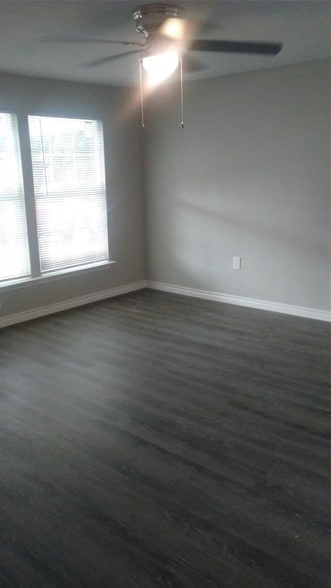 Building Photo - 1410 Joplin St