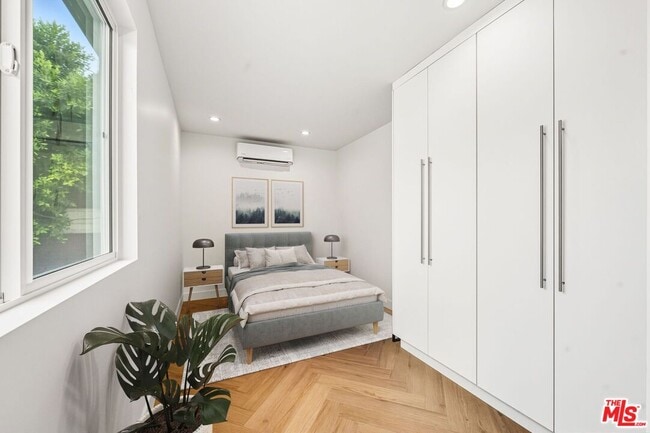 Building Photo - 6327 Babcock Ave