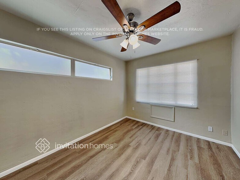 Building Photo - 9444 N 4th Ave