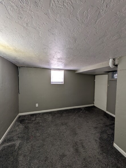 Building Photo - 1123 N Hayes Ave
