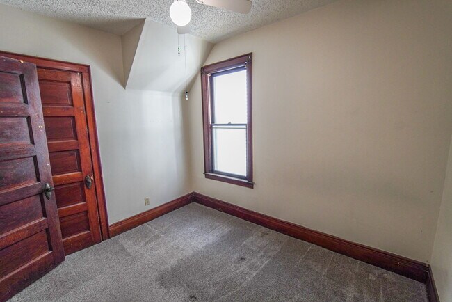 Building Photo - 74 Woodside Ave