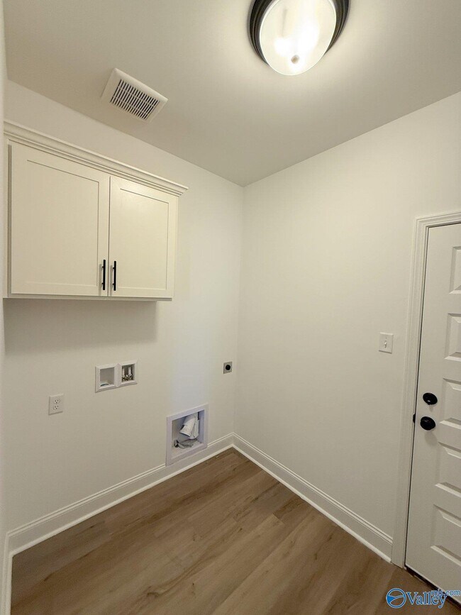 Building Photo - 24057 Quints Dr