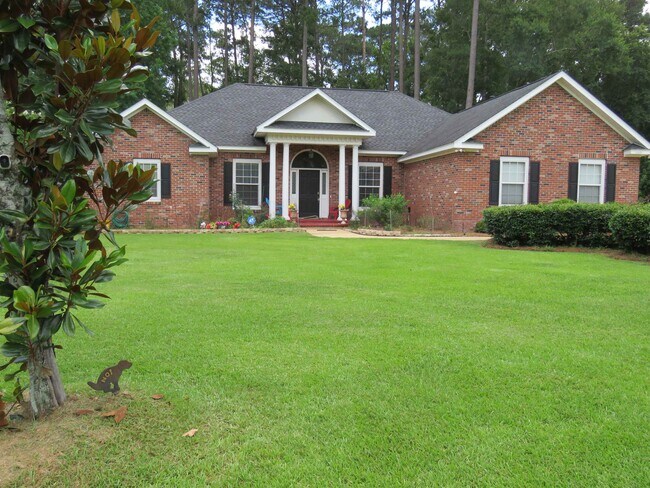 Building Photo - 8113 Glenmore Dr