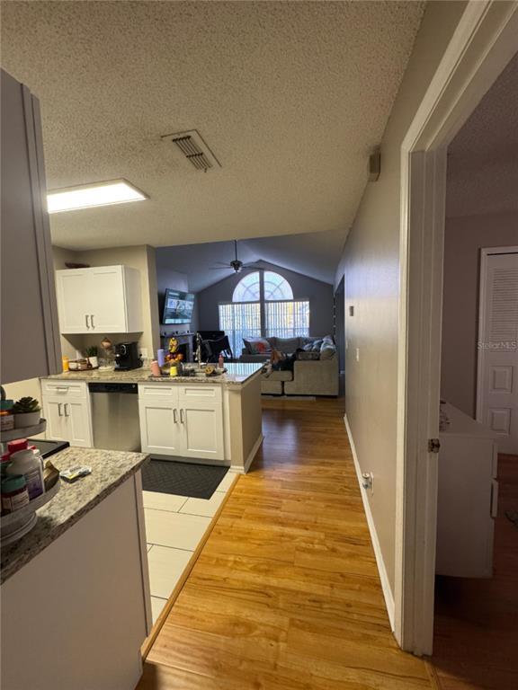 Building Photo - 655 Magic Ct