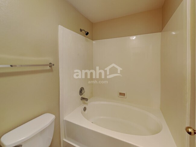 Building Photo - 9915 E Paseo Juan Tabo