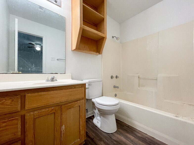 Building Photo - 177 Spring Country