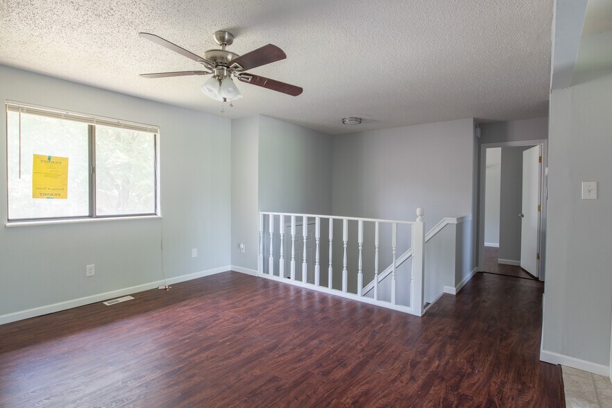 Building Photo - 11 Carriage Lane