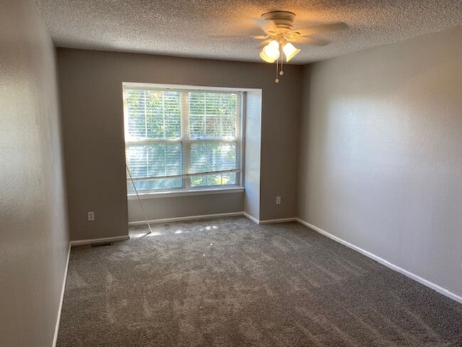 Building Photo - 8393 W 90th Pl