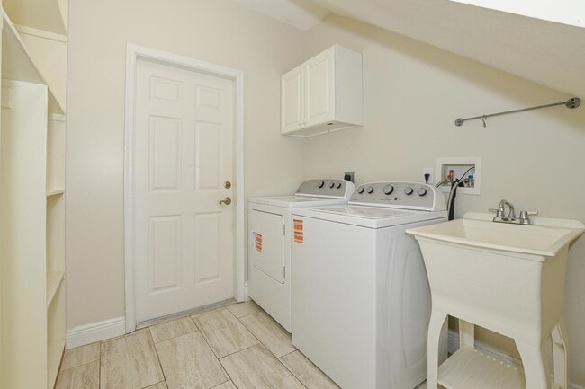 Building Photo - 1273 Scarlet Oak Cir