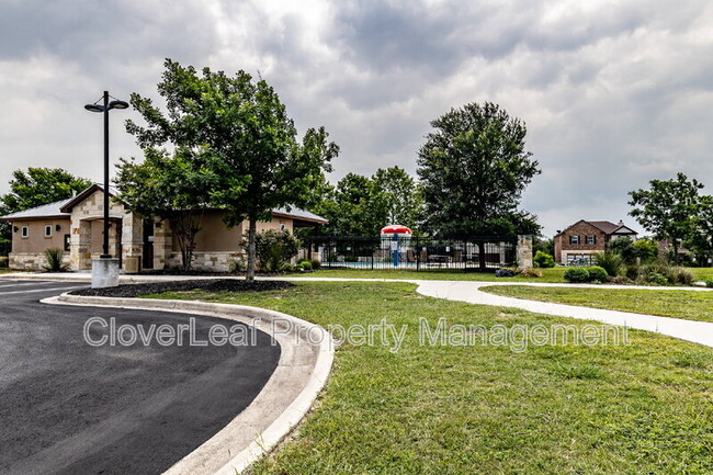 Building Photo - 302 Colonial Blf