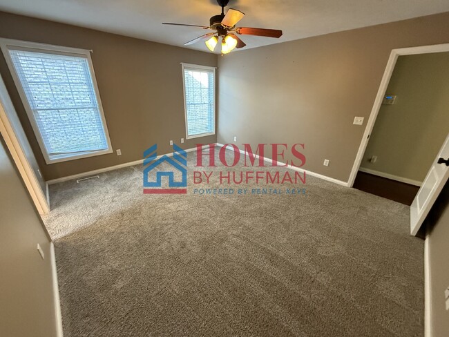 Building Photo - Four Bedroom | Three Bath Newburgh House