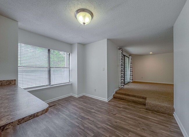 Building Photo - 3735 Donovan Dr