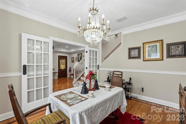 Building Photo - 703 S Summit Ave