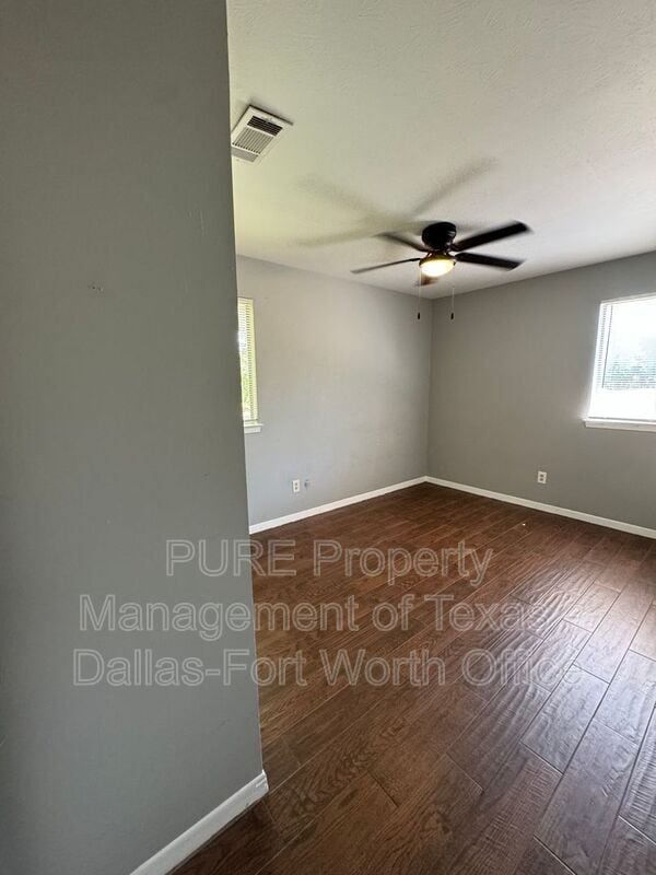 Building Photo - 4256 Ambrose Dr