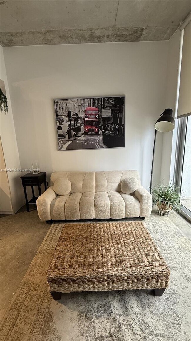 Building Photo - 151 SE 1st St