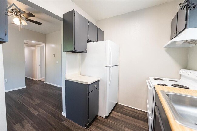 Building Photo - 2172 Ave L