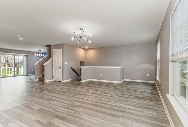 Building Photo - Welcome to this charming 3 bedroom, 2.5 ba...